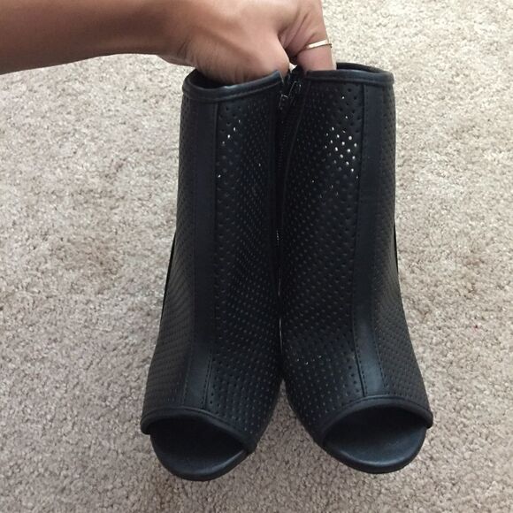 Black Caged Peep Toe Heels - Picture 5 of 5